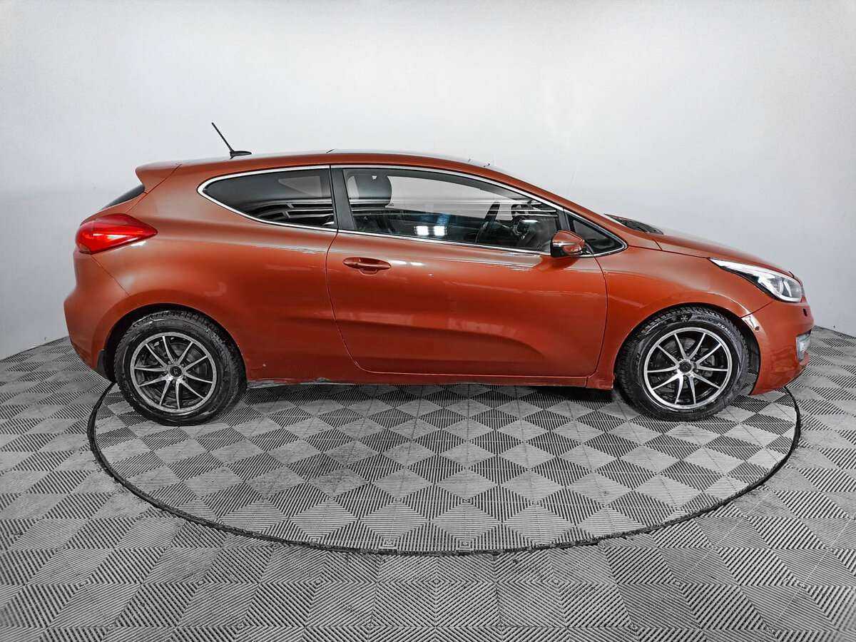 Б/У Киа Сид 2013 года. Фото: #3