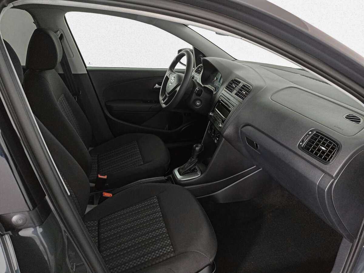 Б/У Фольксваген Поло 2017 года. Фото: #8