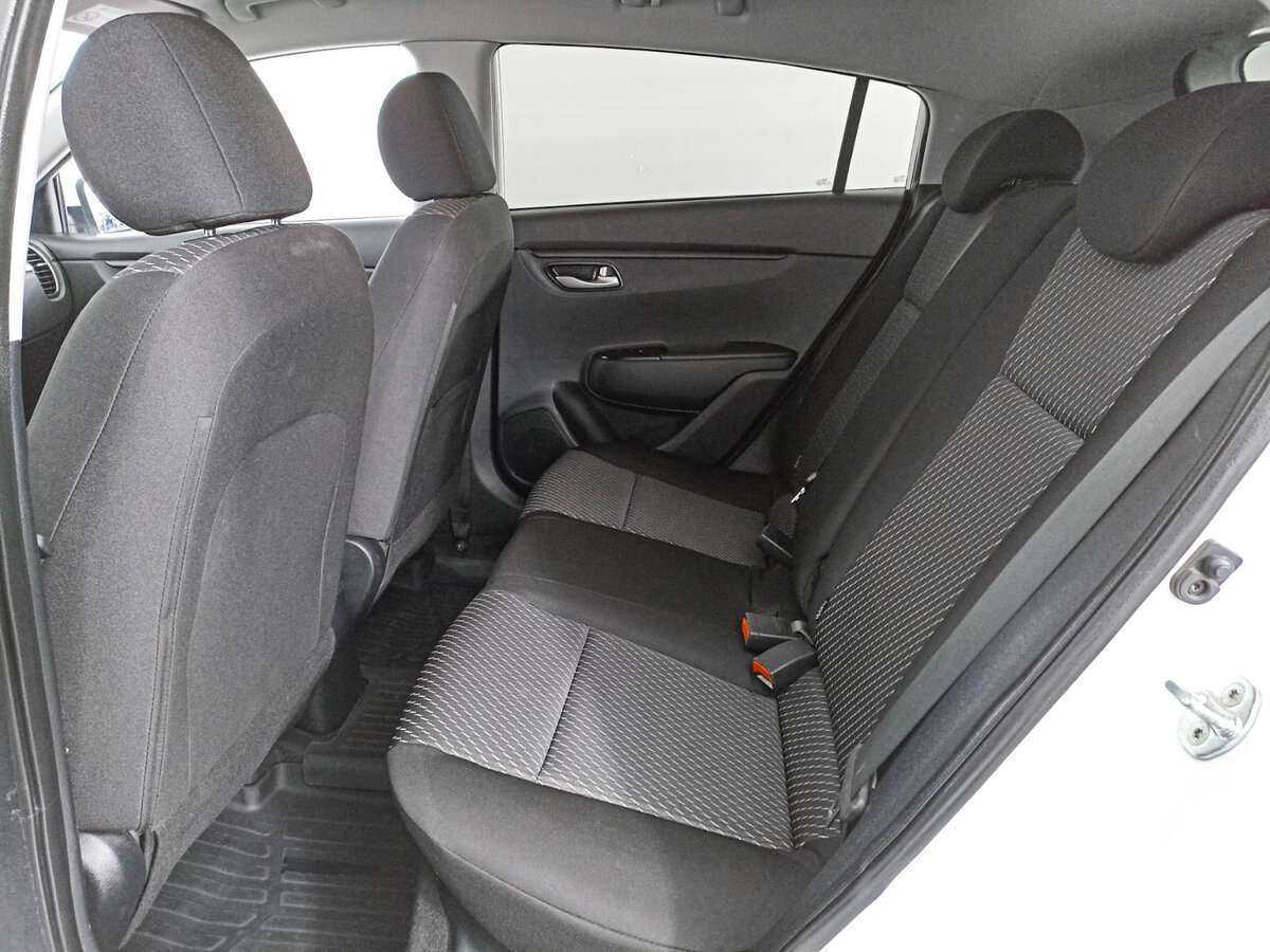 Б/У Киа Рио 2018 года. Фото: #9