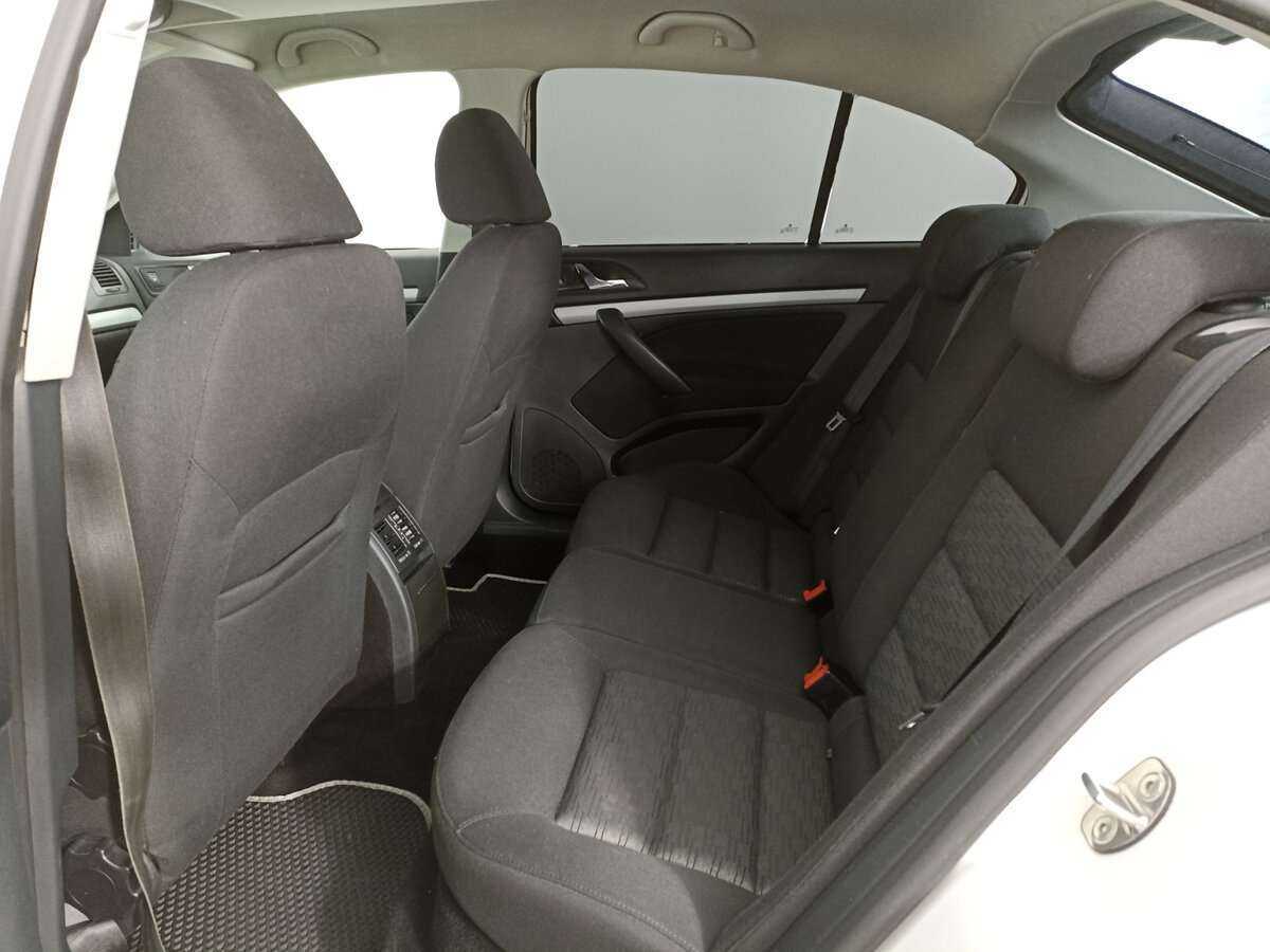 Б/У Шкода Октавия 2012 года. Фото: #11