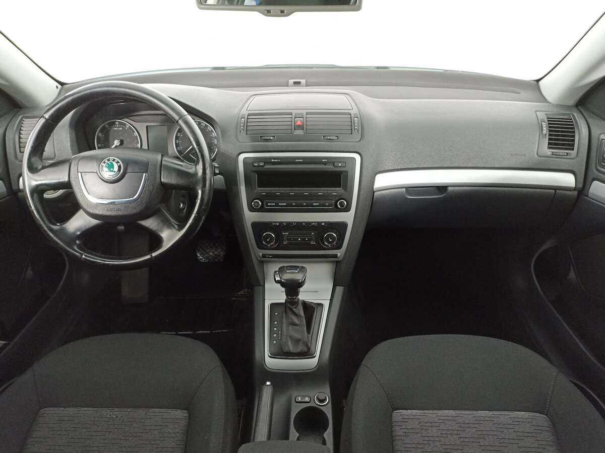 Б/У Шкода Октавия 2012 года. Фото: #13