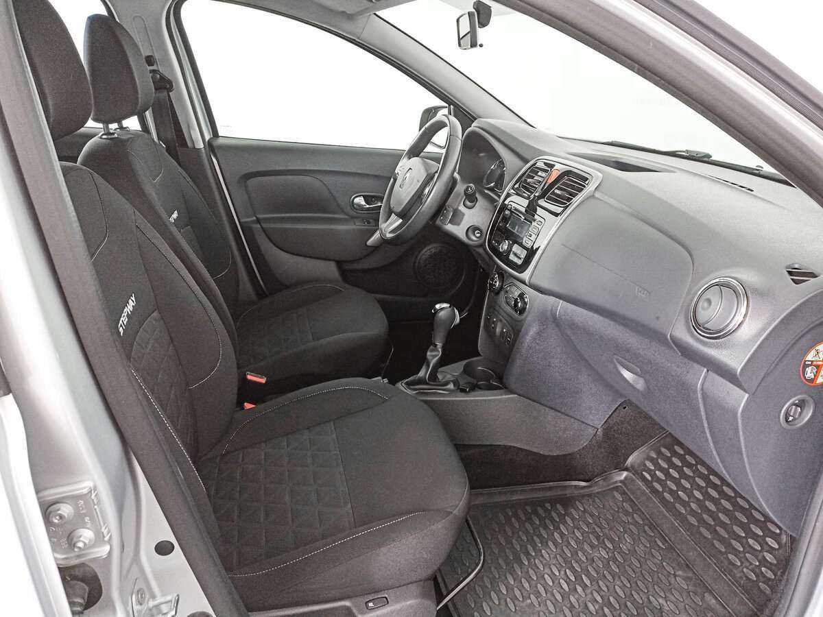 Б/У Рено Сандеро 2017 года. Фото: #8