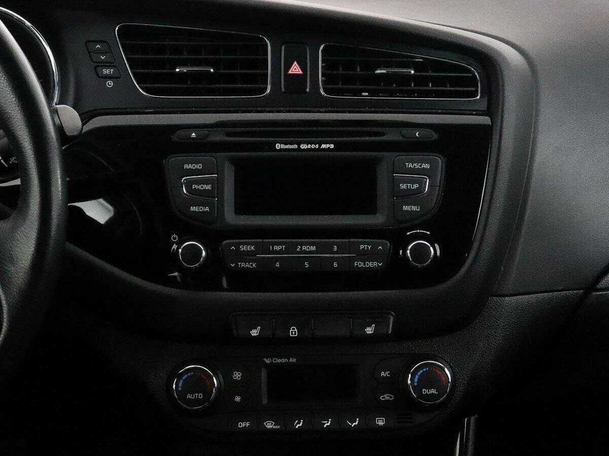 Б/У Киа Сид 2015 года. Фото: #10