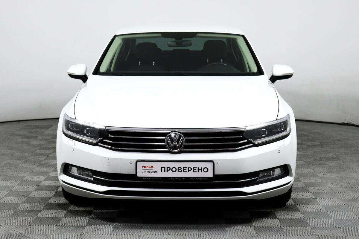 Б/У Фольксваген Пассат 2016 года. Фото: #1