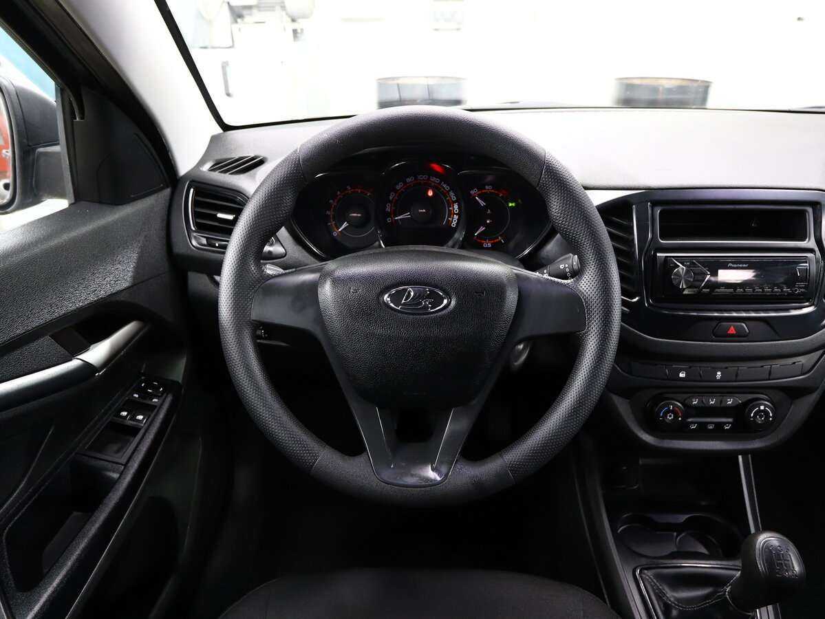 Б/У Лада (ВАЗ) Веста 2018 года. Фото: #10