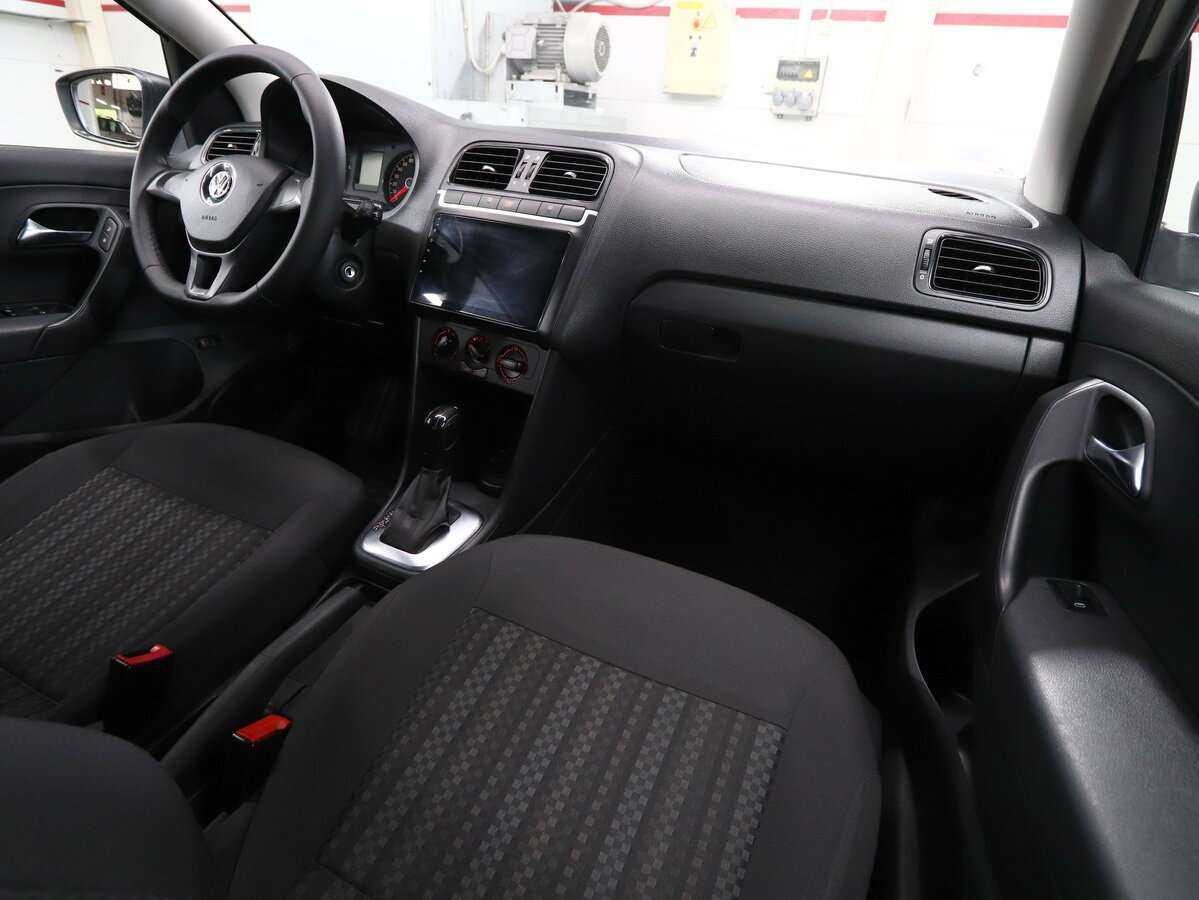 Б/У Фольксваген Поло 2017 года. Фото: #8