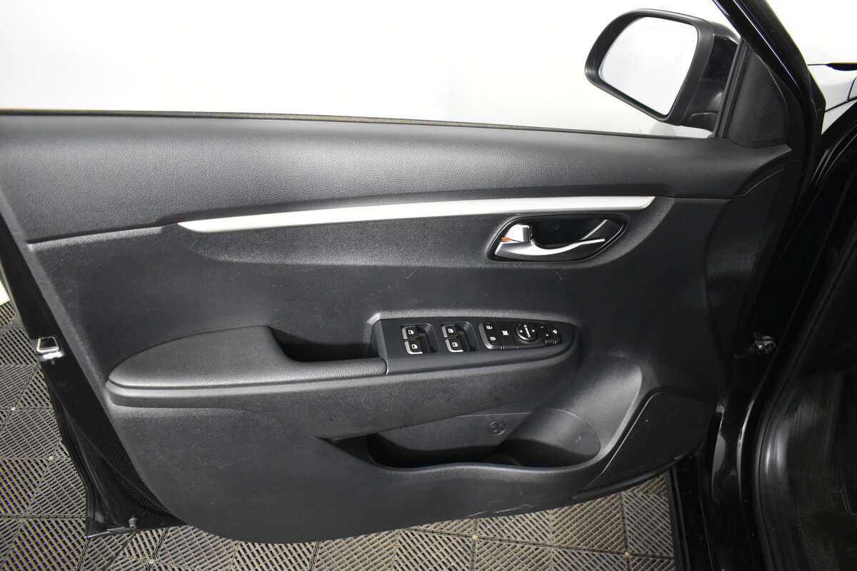 Б/У Киа Рио 2021 года. Фото: #12