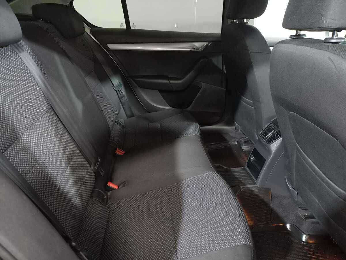 Б/У Шкода Октавия 2015 года. Фото: #10