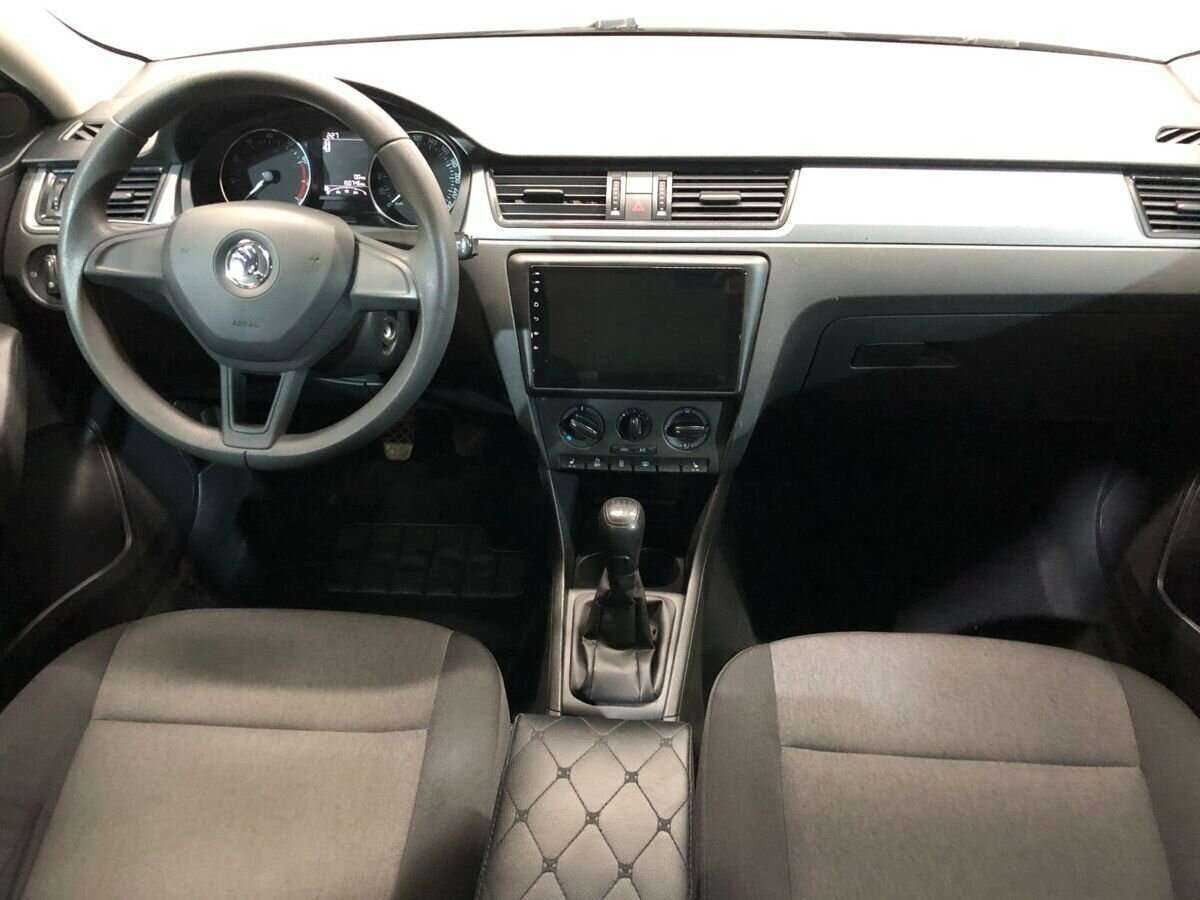 Б/У Шкода Рапид 2015 года. Фото: #8