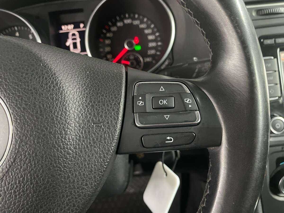 Б/У Фольксваген Гольф 2012 года. Фото: #11