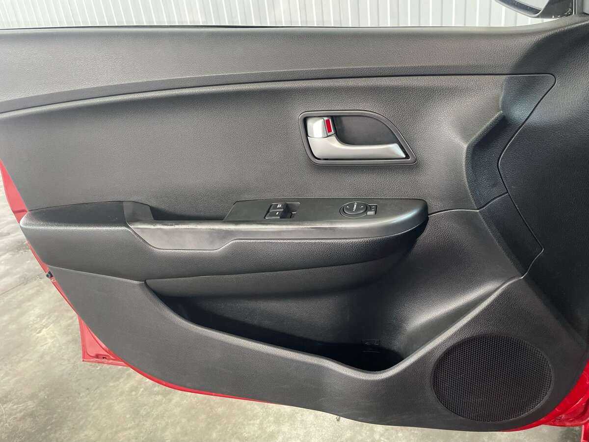 Б/У Киа Рио 2015 года. Фото: #20