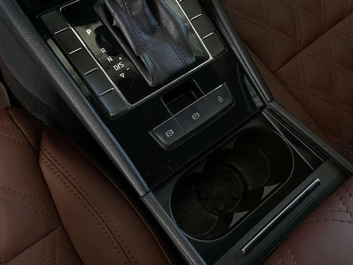 Б/У Шкода Суперб 2015 года. Фото: #13