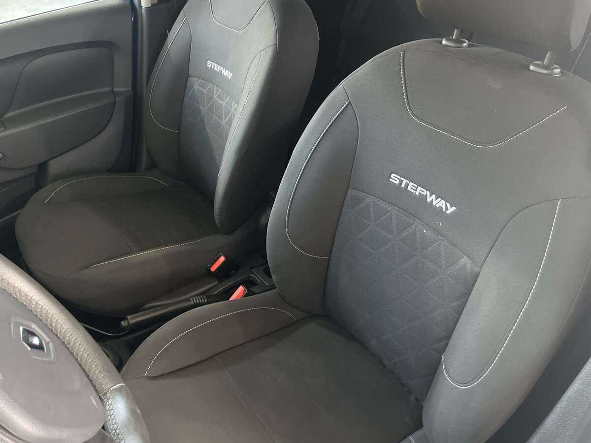 Б/У Рено Сандеро 2018 года. Фото: #12