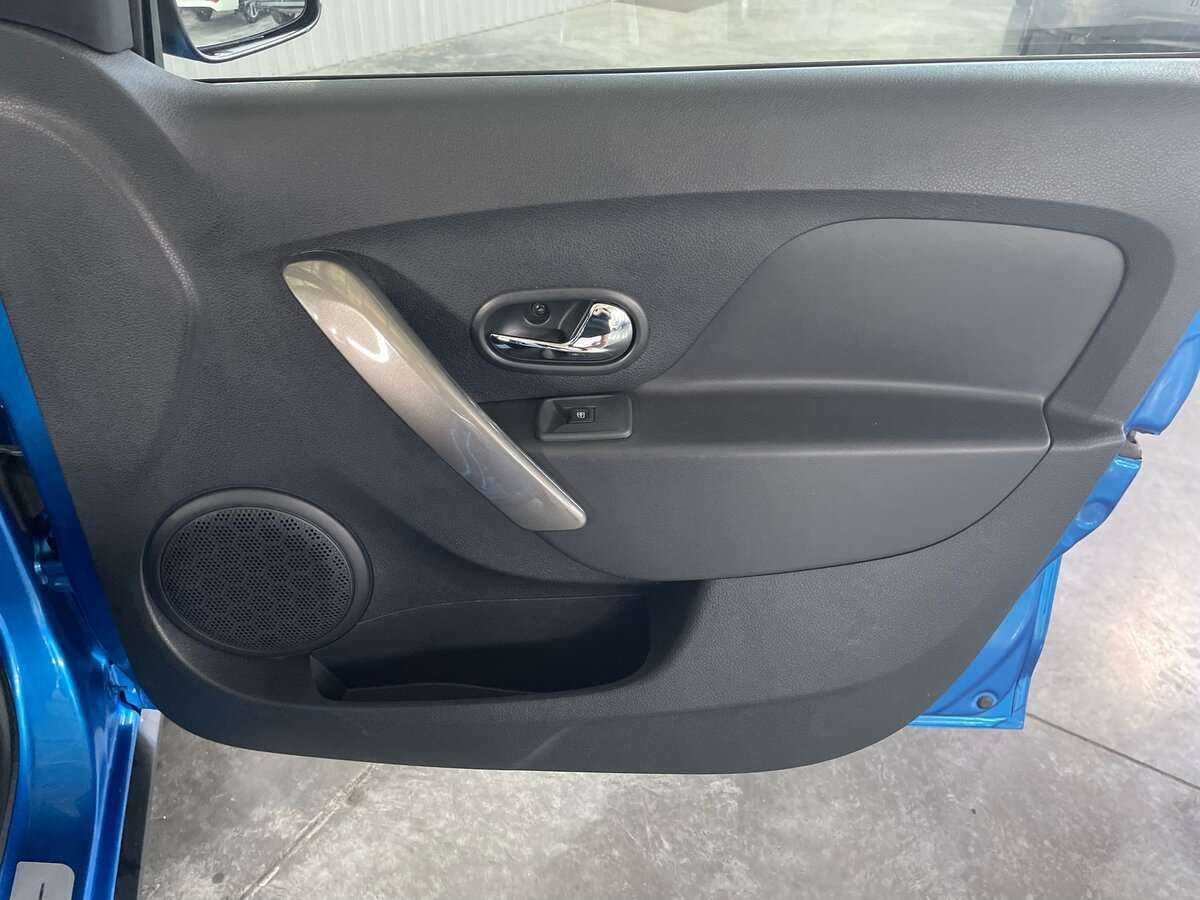 Б/У Рено Сандеро 2018 года. Фото: #16