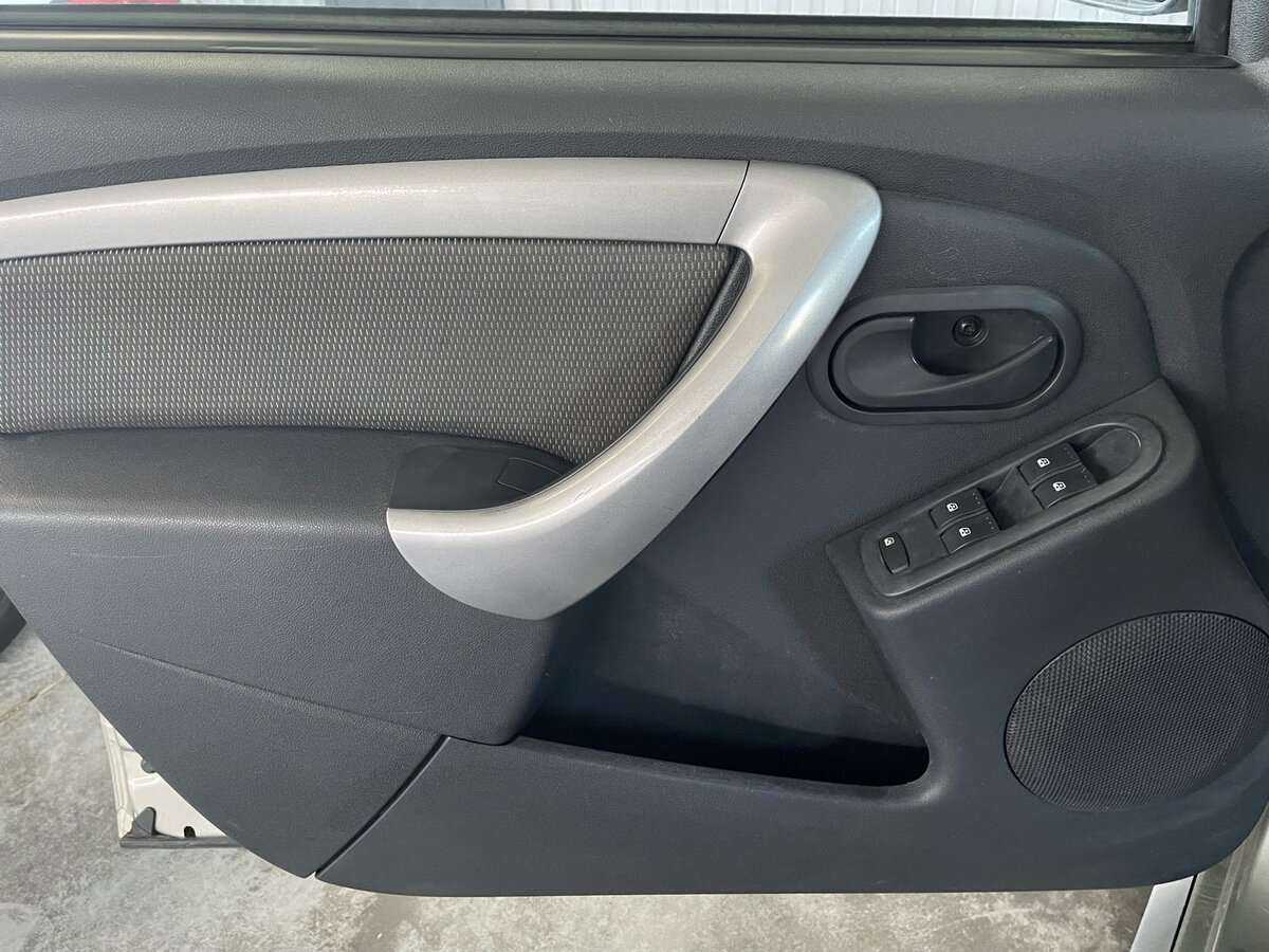 Б/У Рено Дастер 2013 года. Фото: #15