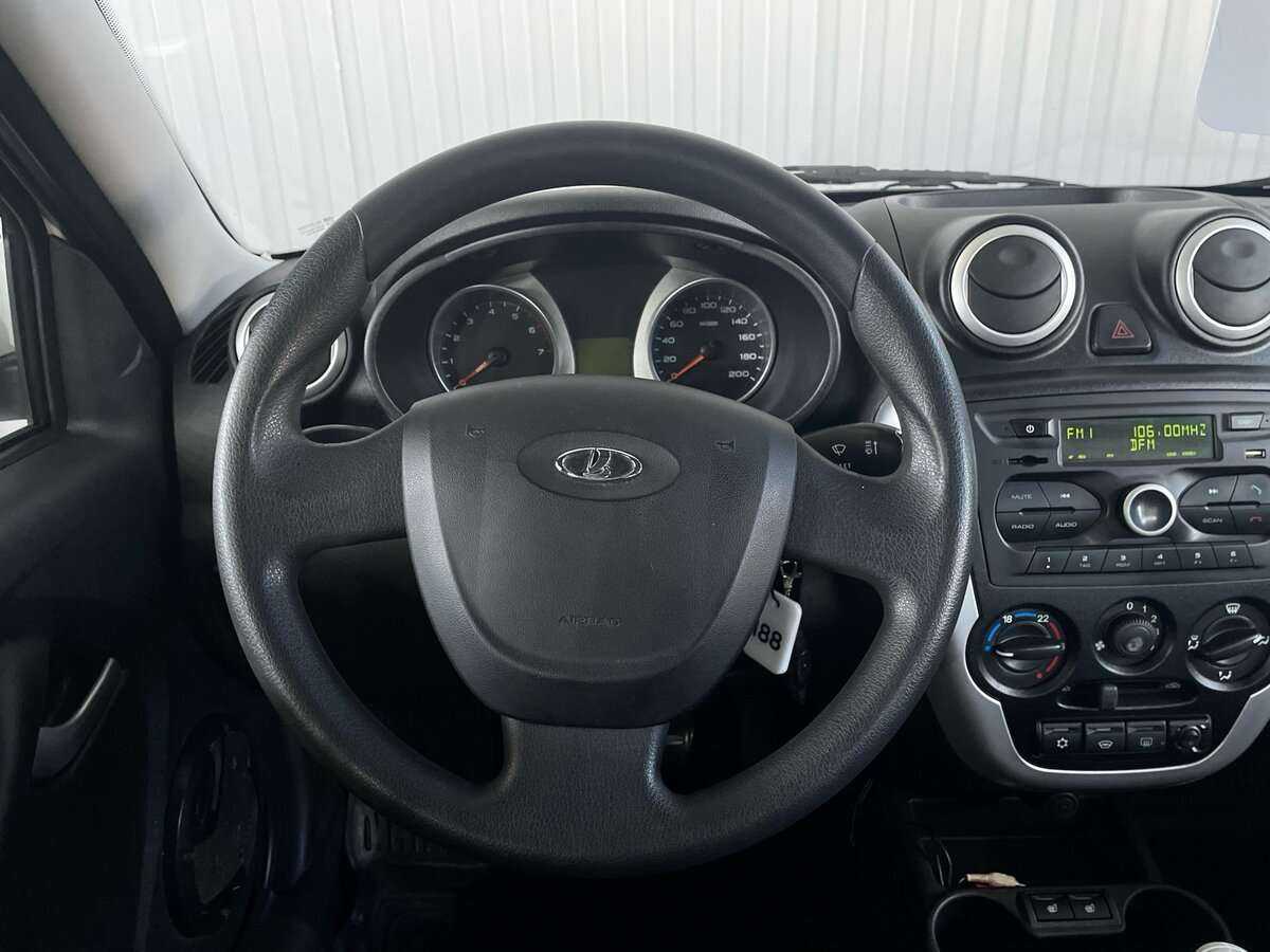 Б/У Лада (ВАЗ) Гранта 2016 года. Фото: #9