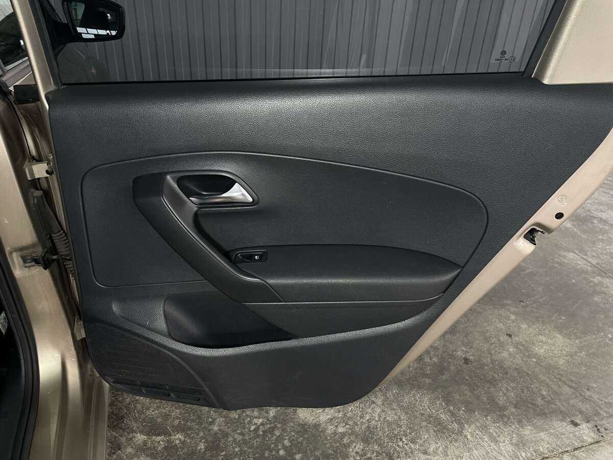 Б/У Фольксваген Поло 2016 года. Фото: #18