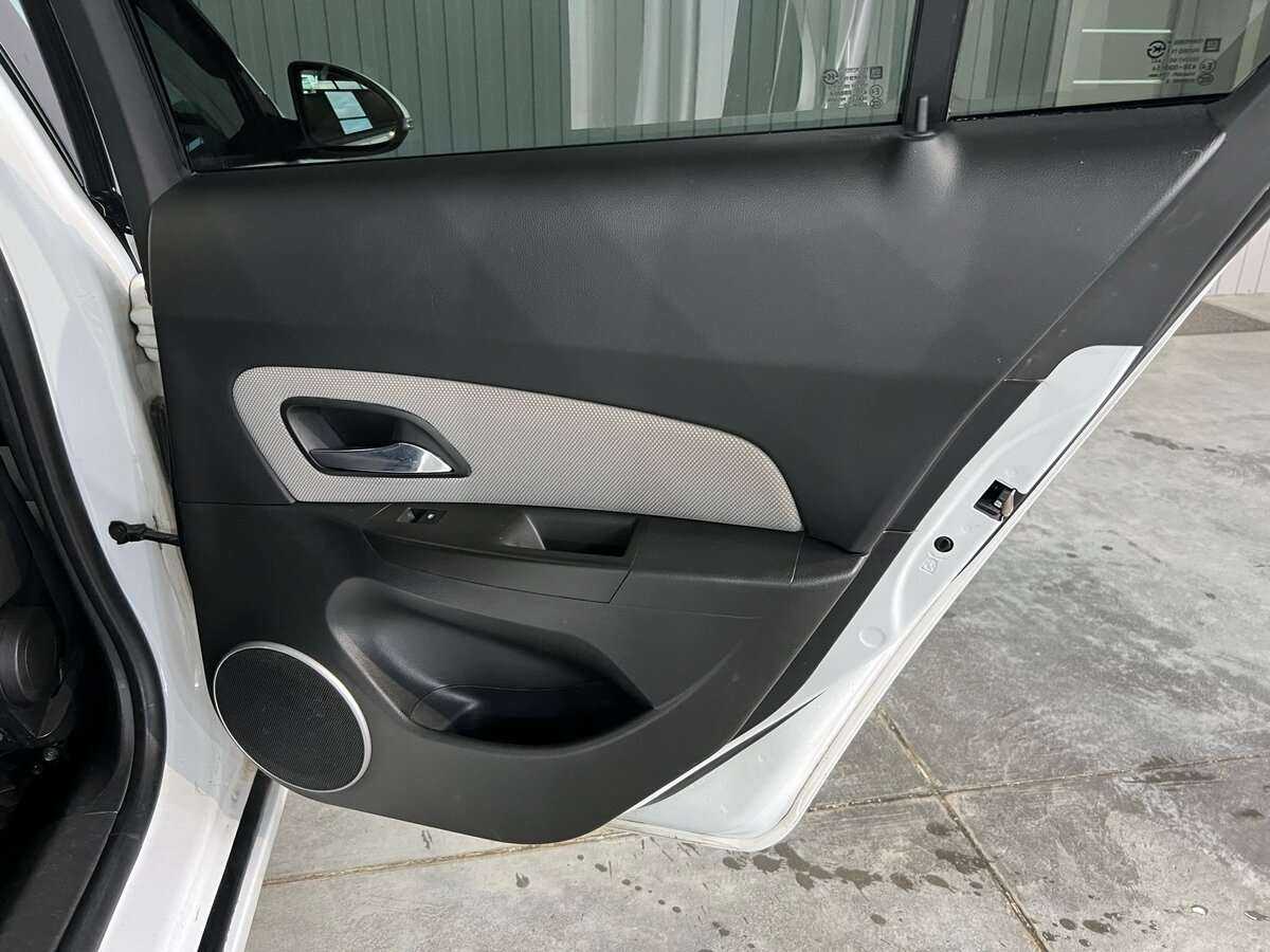 Б/У Шевроле Круз 2013 года. Фото: #18