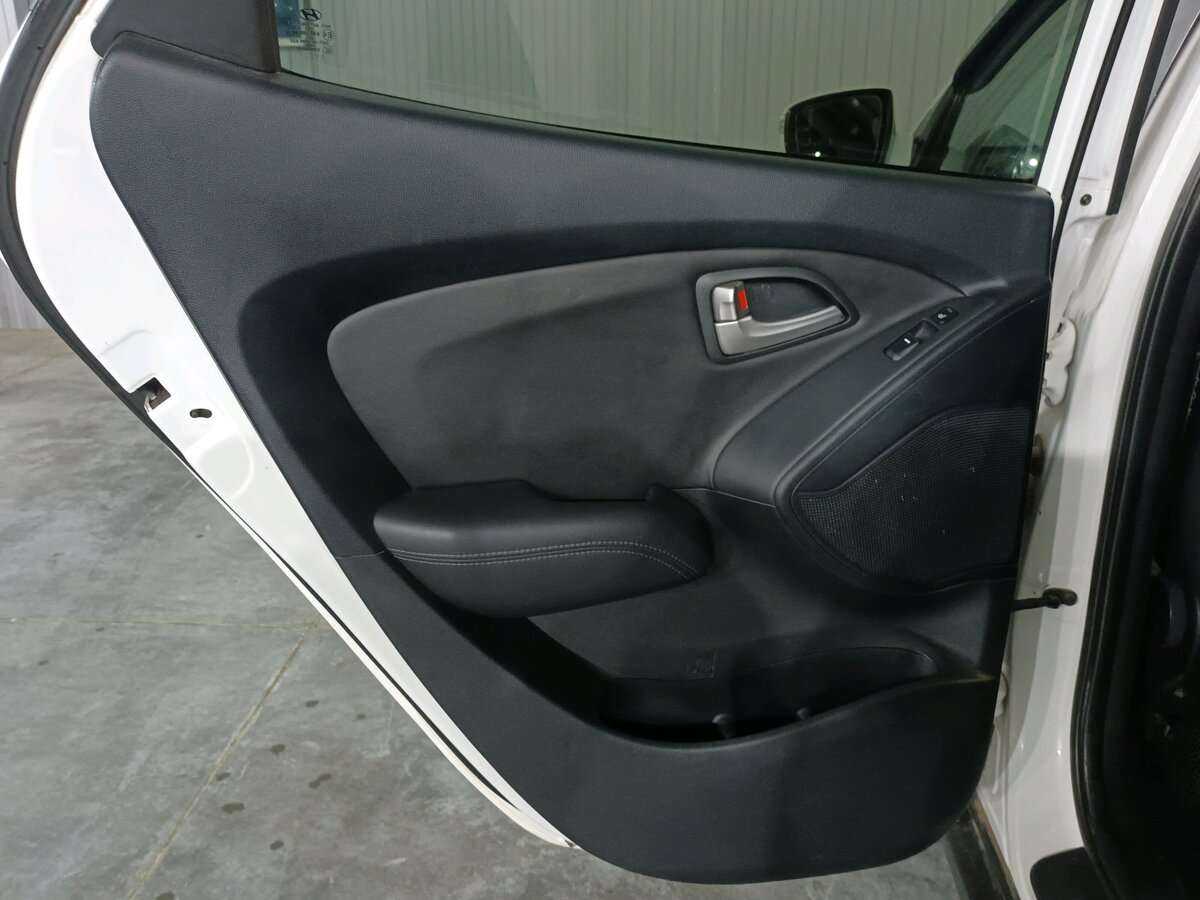 Б/У Хендай ай-икс35 2012 года. Фото: #16