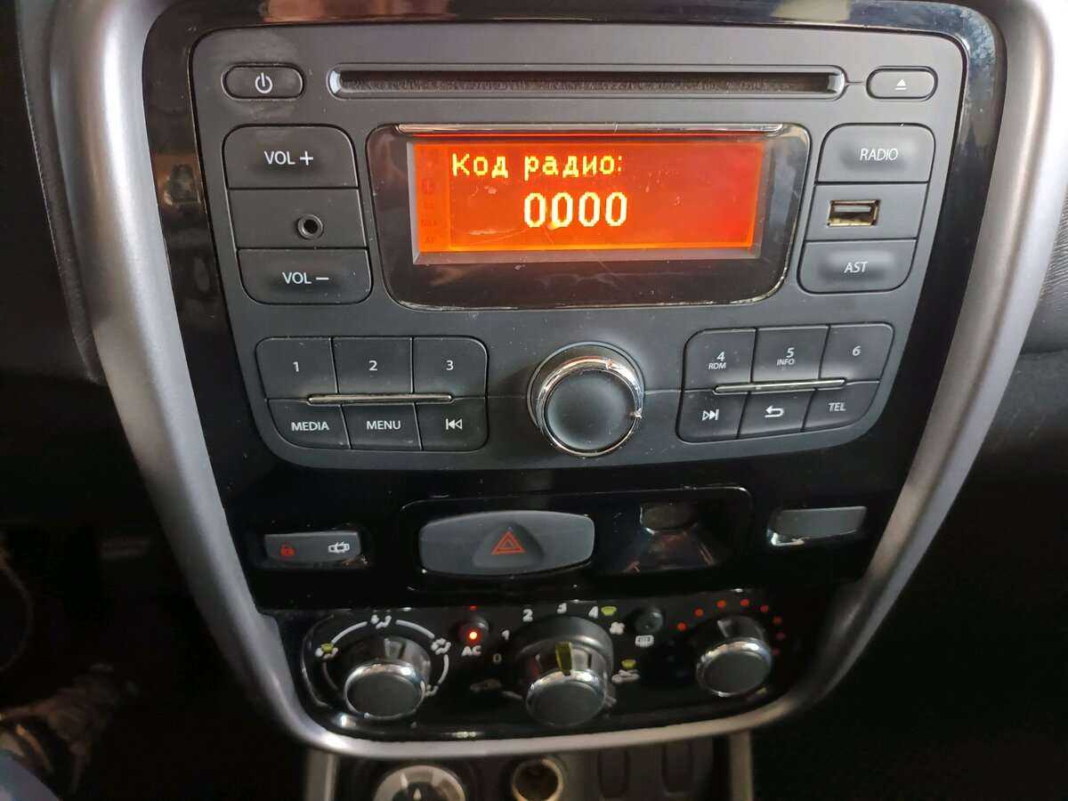 Б/У Рено Дастер 2012 года. Фото: #14