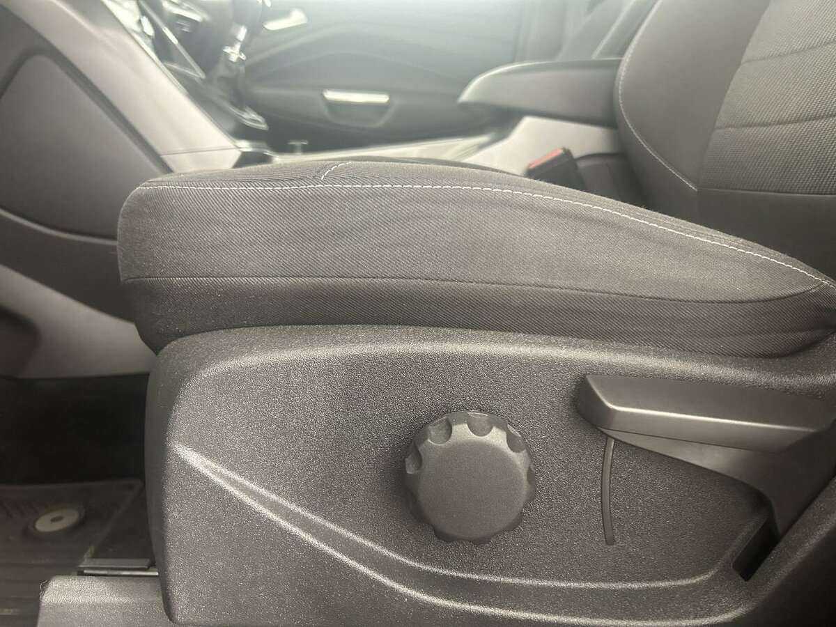 Б/У Форд Куга 2015 года. Фото: #9