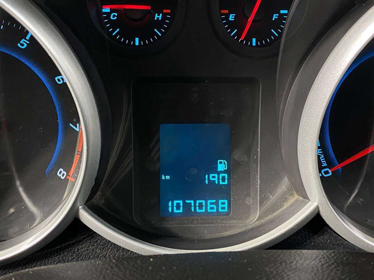 Б/У Шевроле Круз 2013 года. Фото: #13