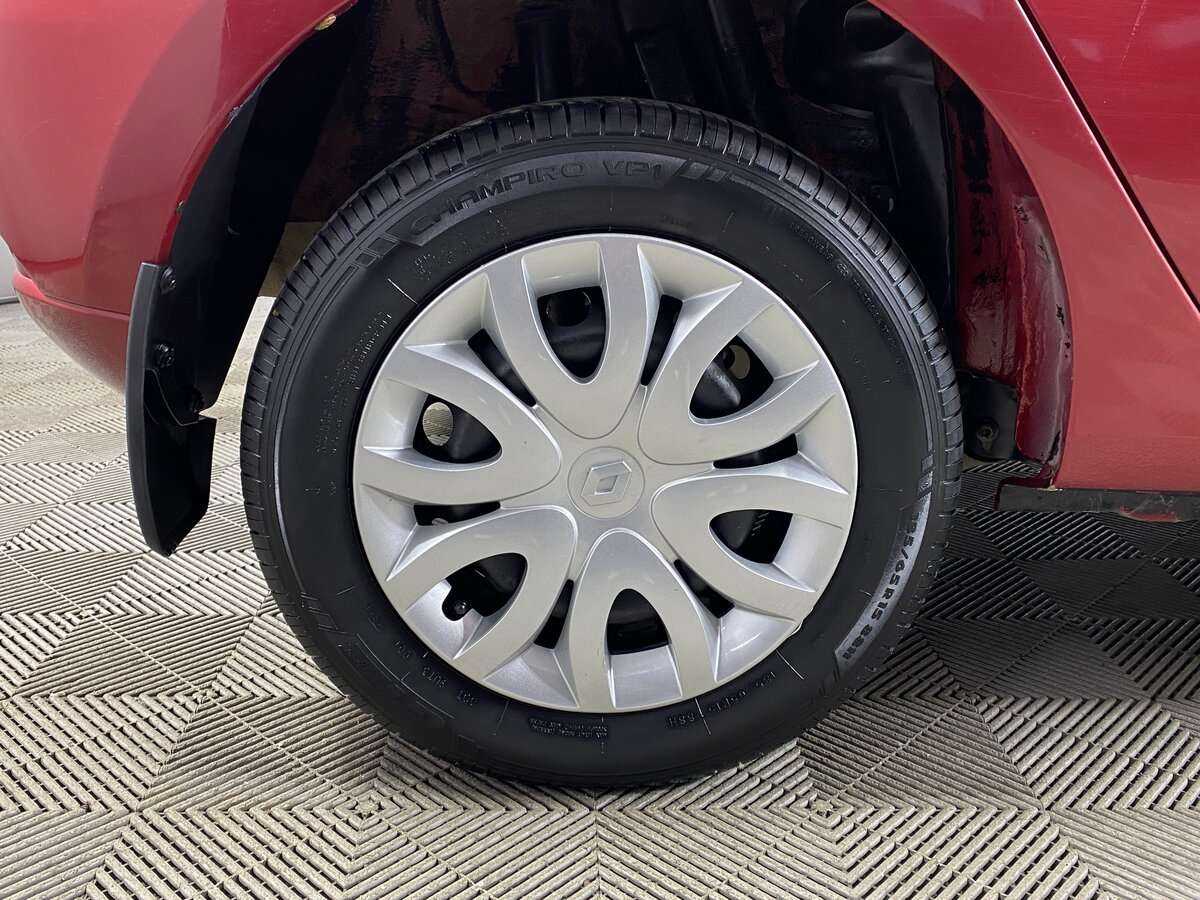 Б/У Рено Сандеро 2015 года. Фото: #16