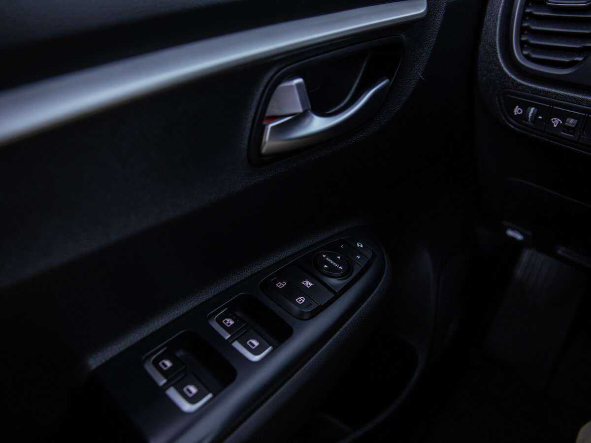 Б/У Киа Рио 2021 года. Фото: #11