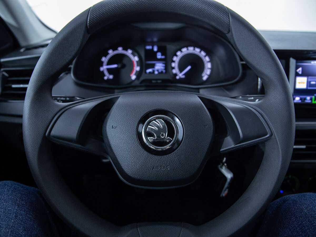 Б/У Шкода Рапид 2021 года. Фото: #11