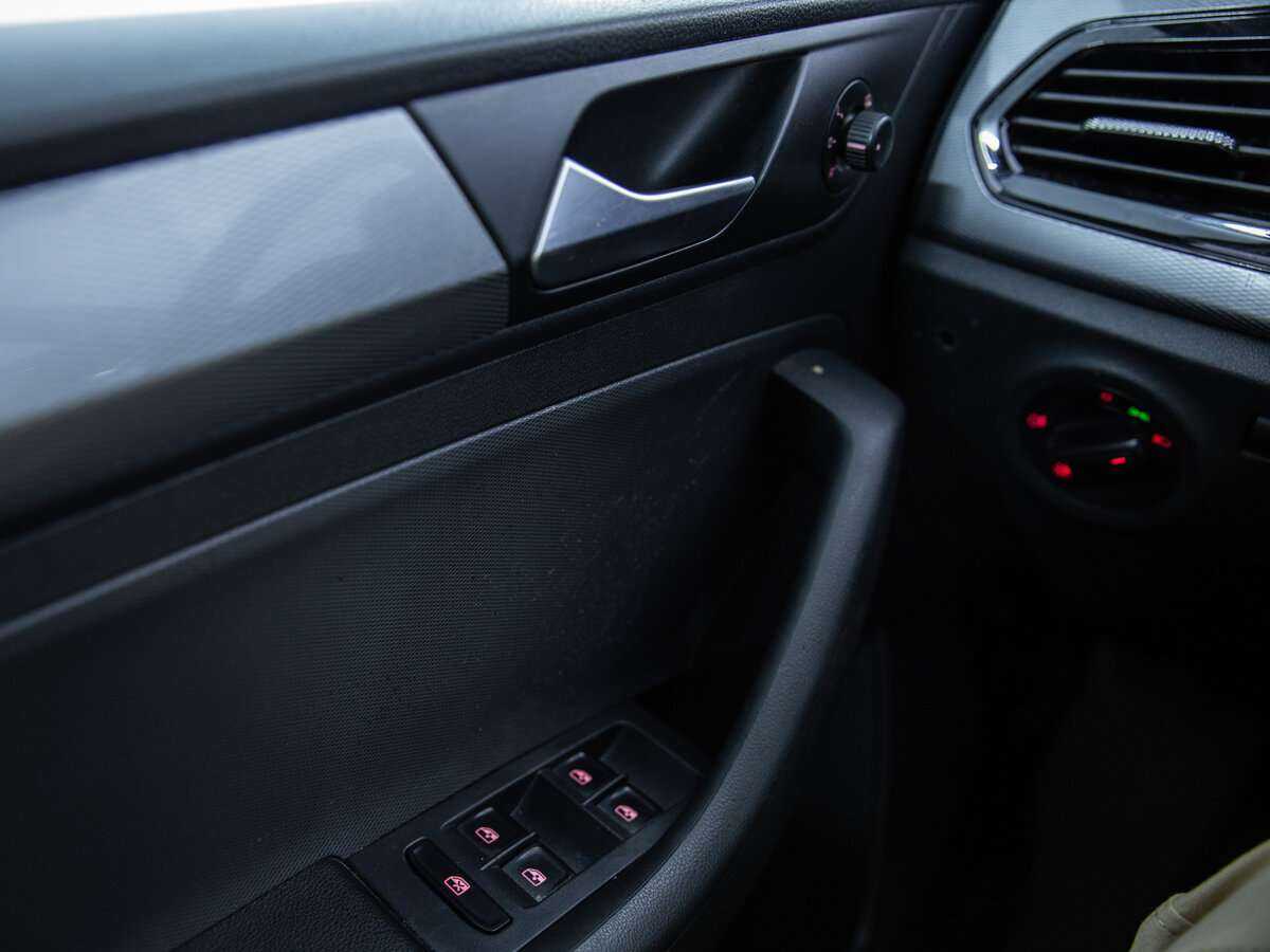 Б/У Фольксваген Поло 2020 года. Фото: #8