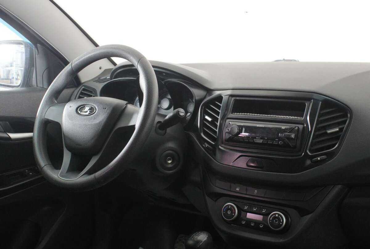 Б/У Лада (ВАЗ) Веста 2017 года. Фото: #8