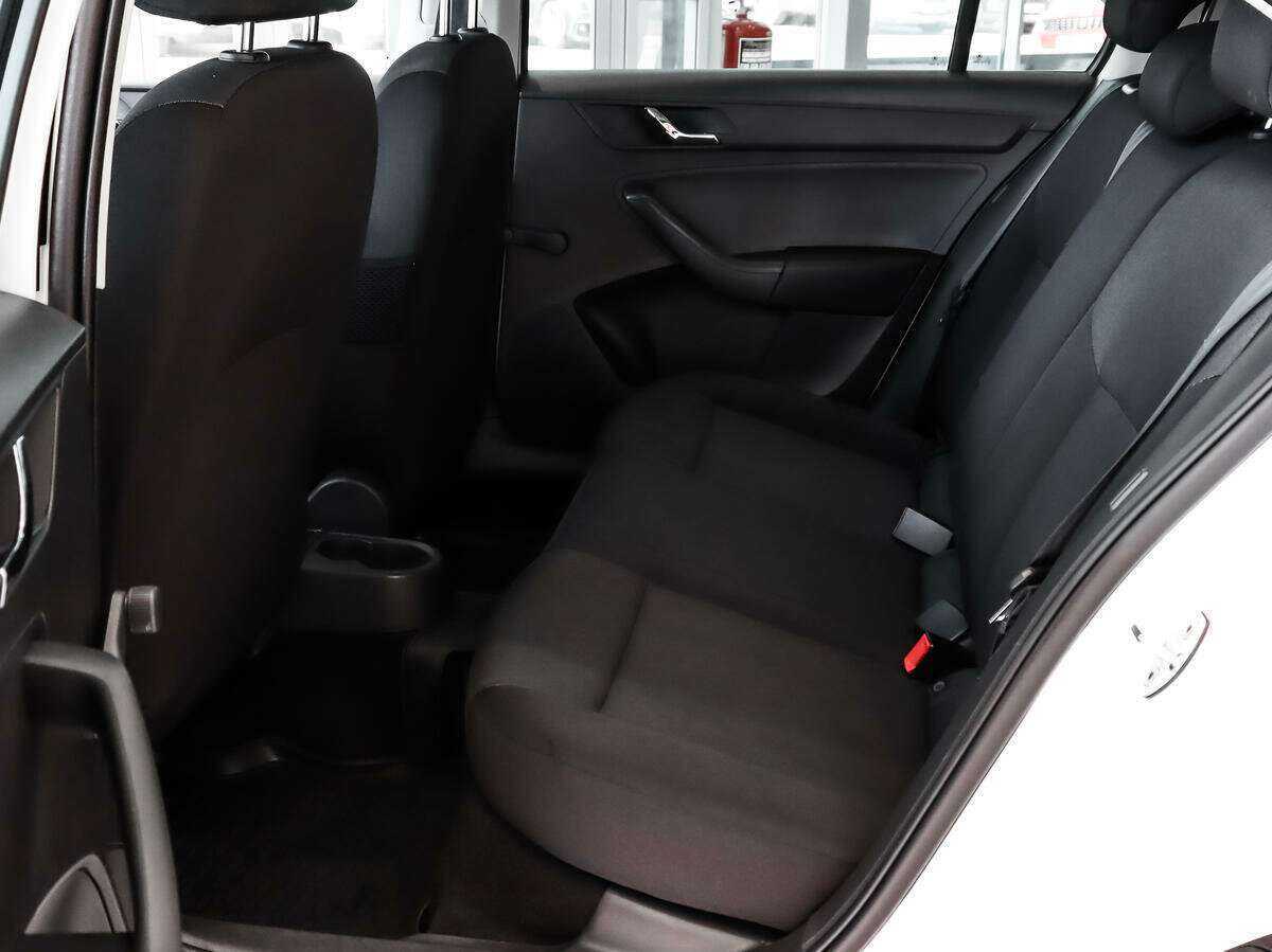 Б/У Шкода Рапид 2016 года. Фото: #8