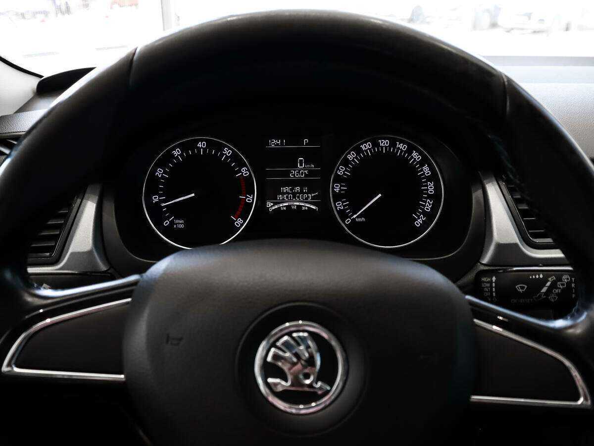 Б/У Шкода Рапид 2016 года. Фото: #13