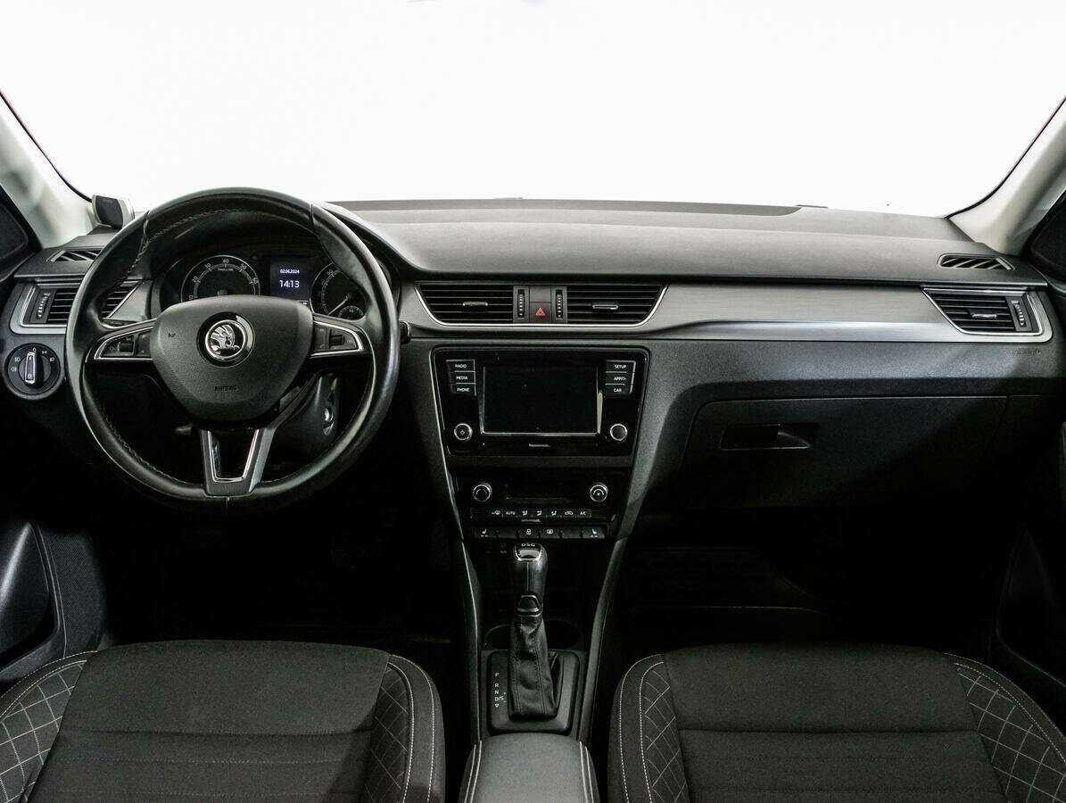 Б/У Шкода Рапид 2017 года. Фото: #8