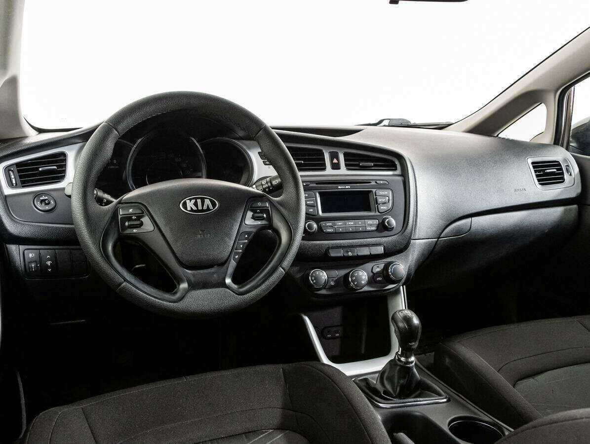 Б/У Киа Сид 2015 года. Фото: #10