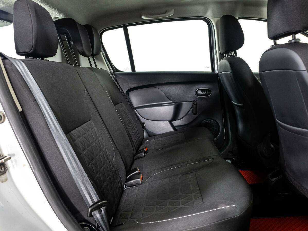 Б/У Рено Сандеро 2015 года. Фото: #8