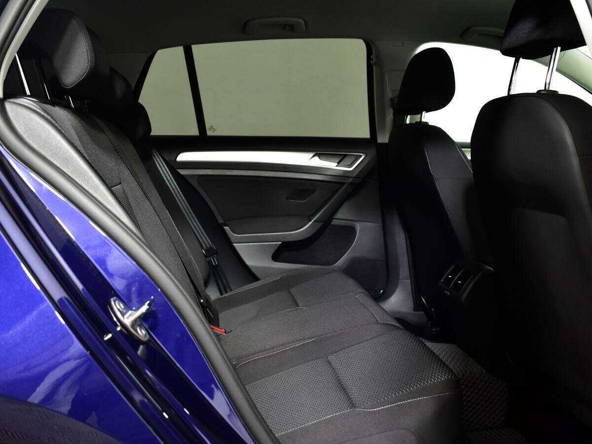 Б/У Фольксваген Гольф 2018 года. Фото: #7