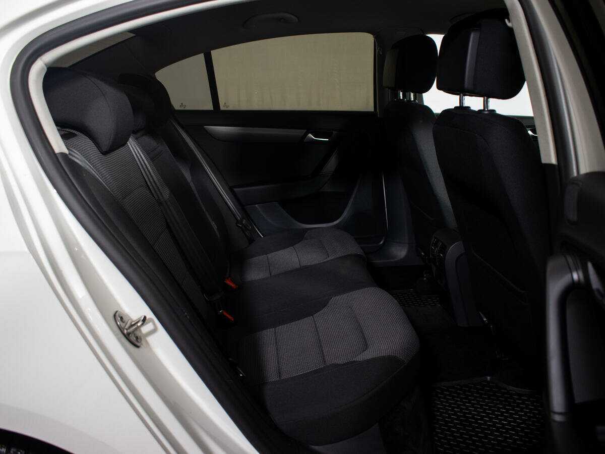 Б/У Фольксваген Пассат 2014 года. Фото: #8