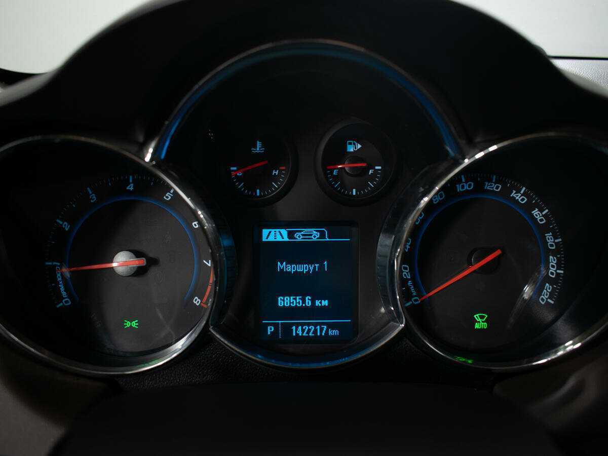 Б/У Шевроле Круз 2015 года. Фото: #7