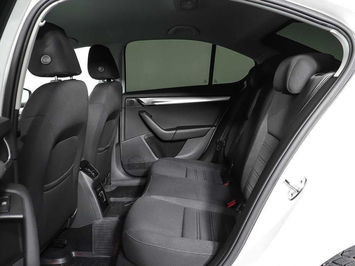 Б/У Шкода Октавия 2019 года. Фото: #9