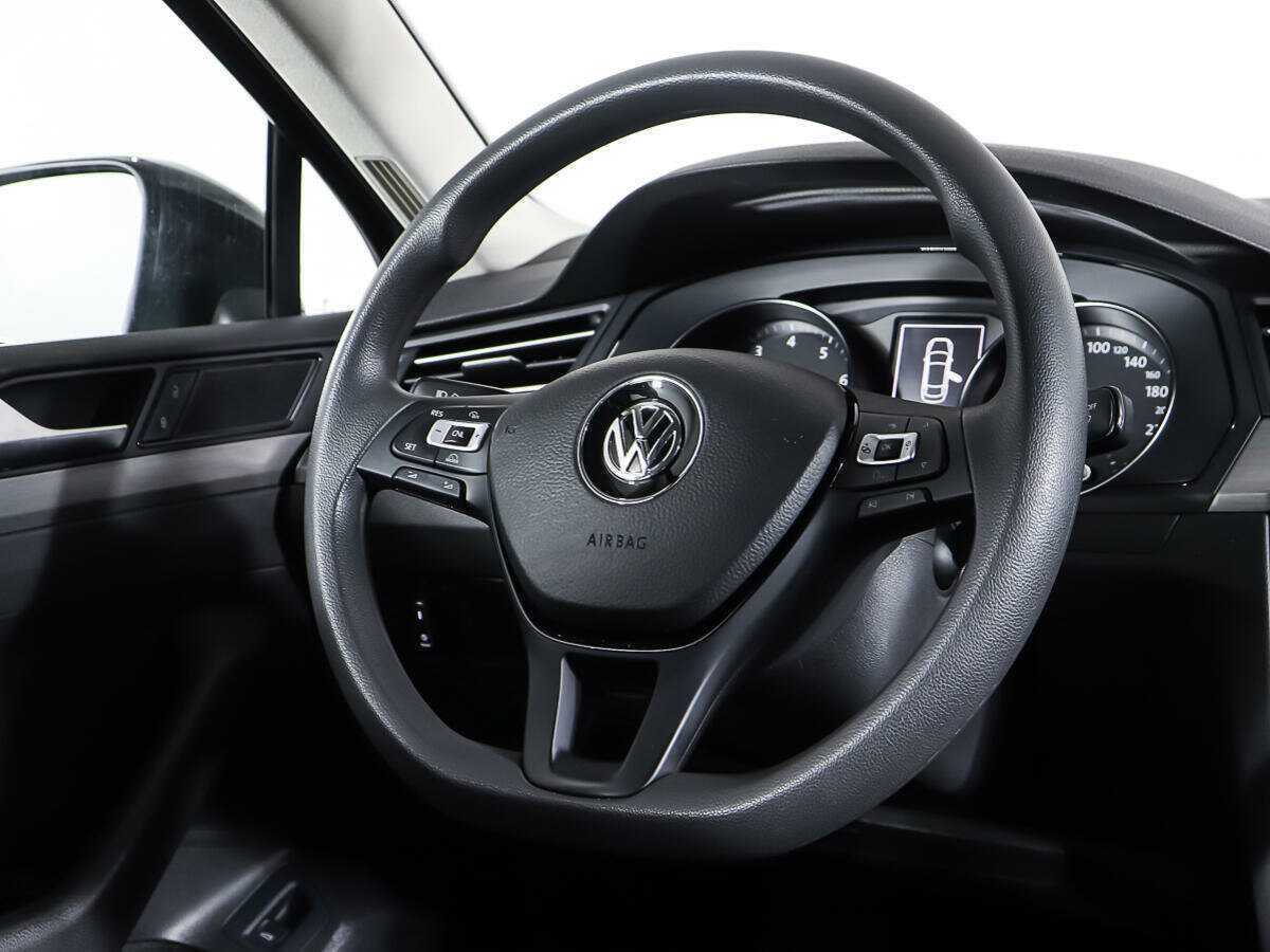 Б/У Фольксваген Пассат 2017 года. Фото: #15