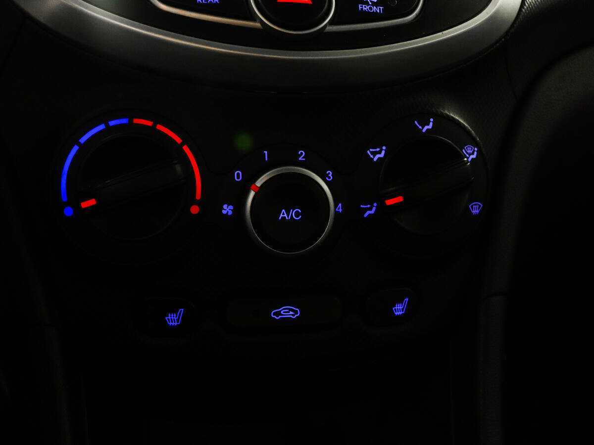 Б/У Хендай Солярис 2013 года. Фото: #13