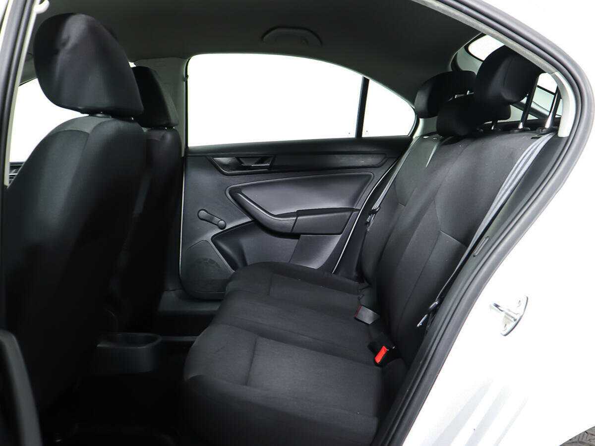 Б/У Шкода Рапид 2017 года. Фото: #9