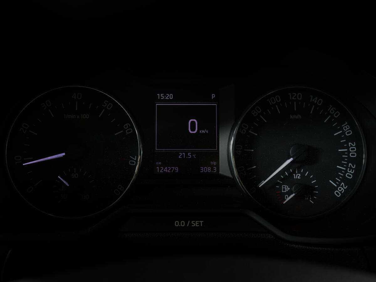 Б/У Шкода Октавия 2014 года. Фото: #10