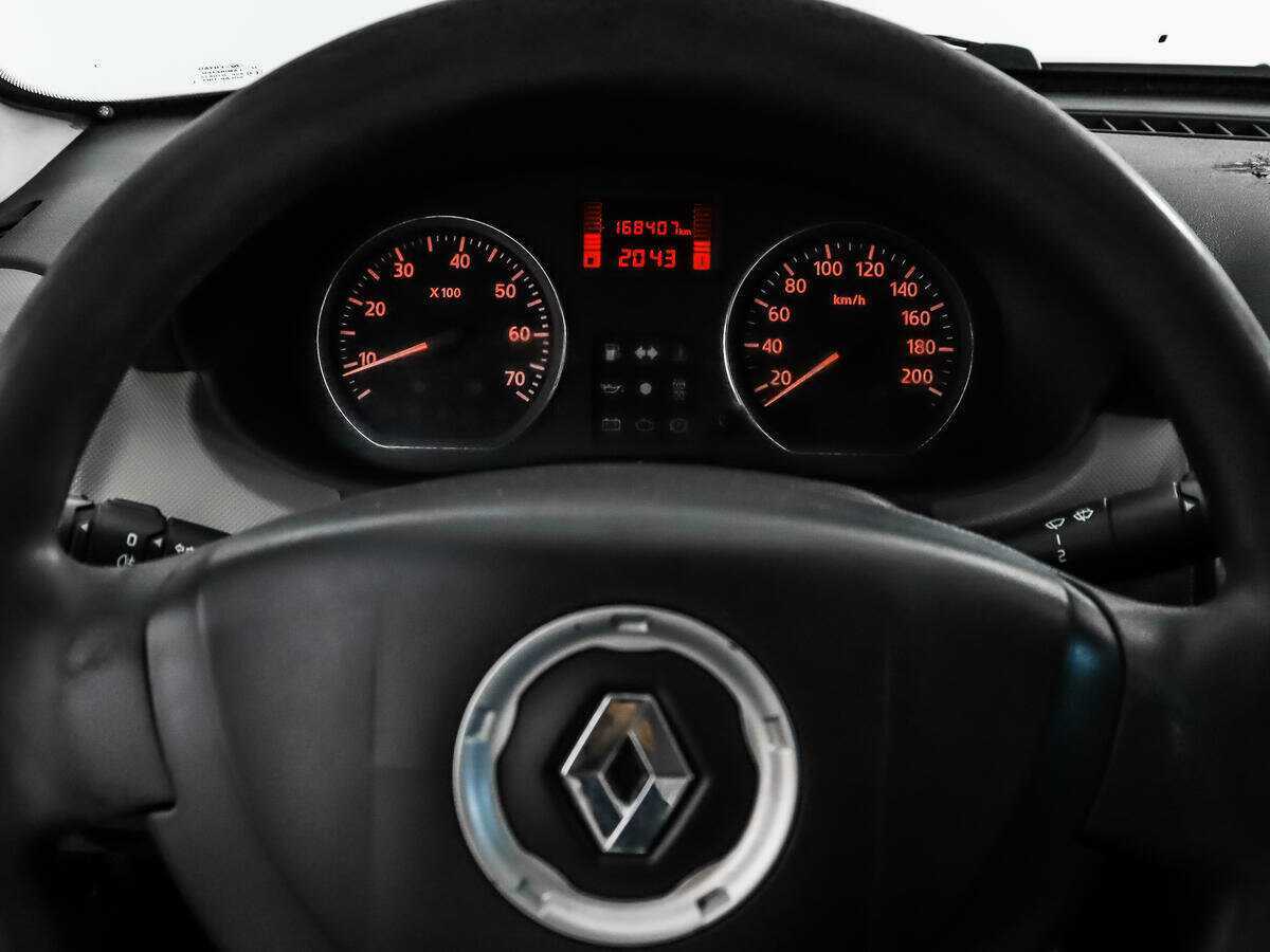 Б/У Рено Сандеро 2013 года. Фото: #14