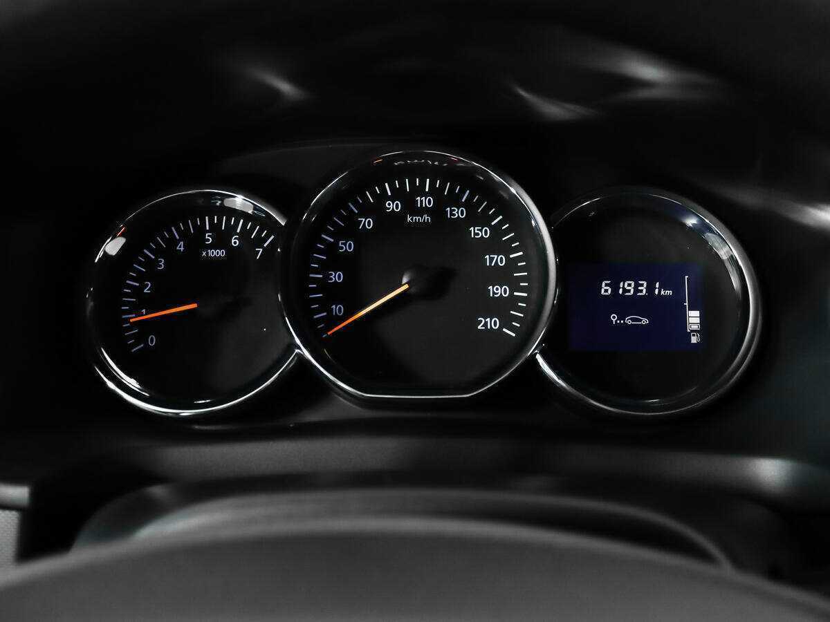 Б/У Рено Логан 2014 года. Фото: #14