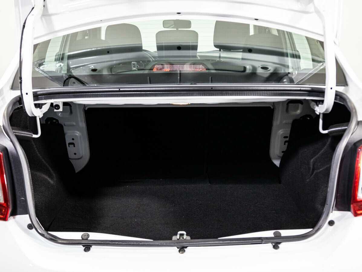 Б/У Рено Логан 2019 года. Фото: #16