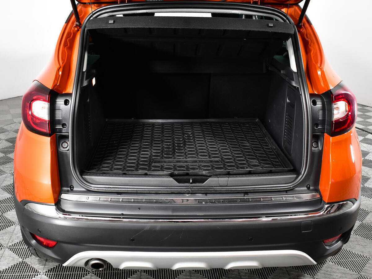 Б/У Рено Каптюр 2017 года. Фото: #12