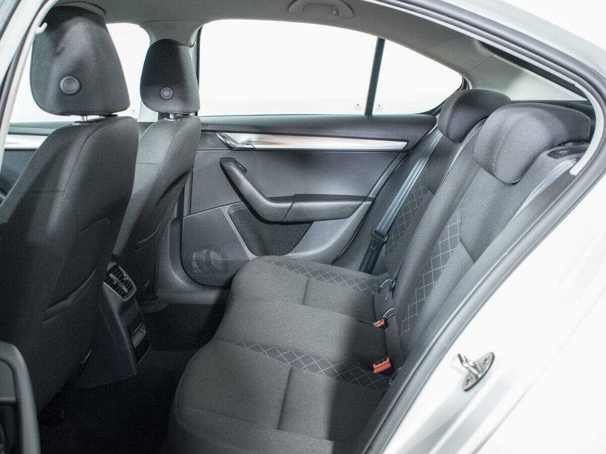 Б/У Шкода Октавия 2019 года. Фото: #9