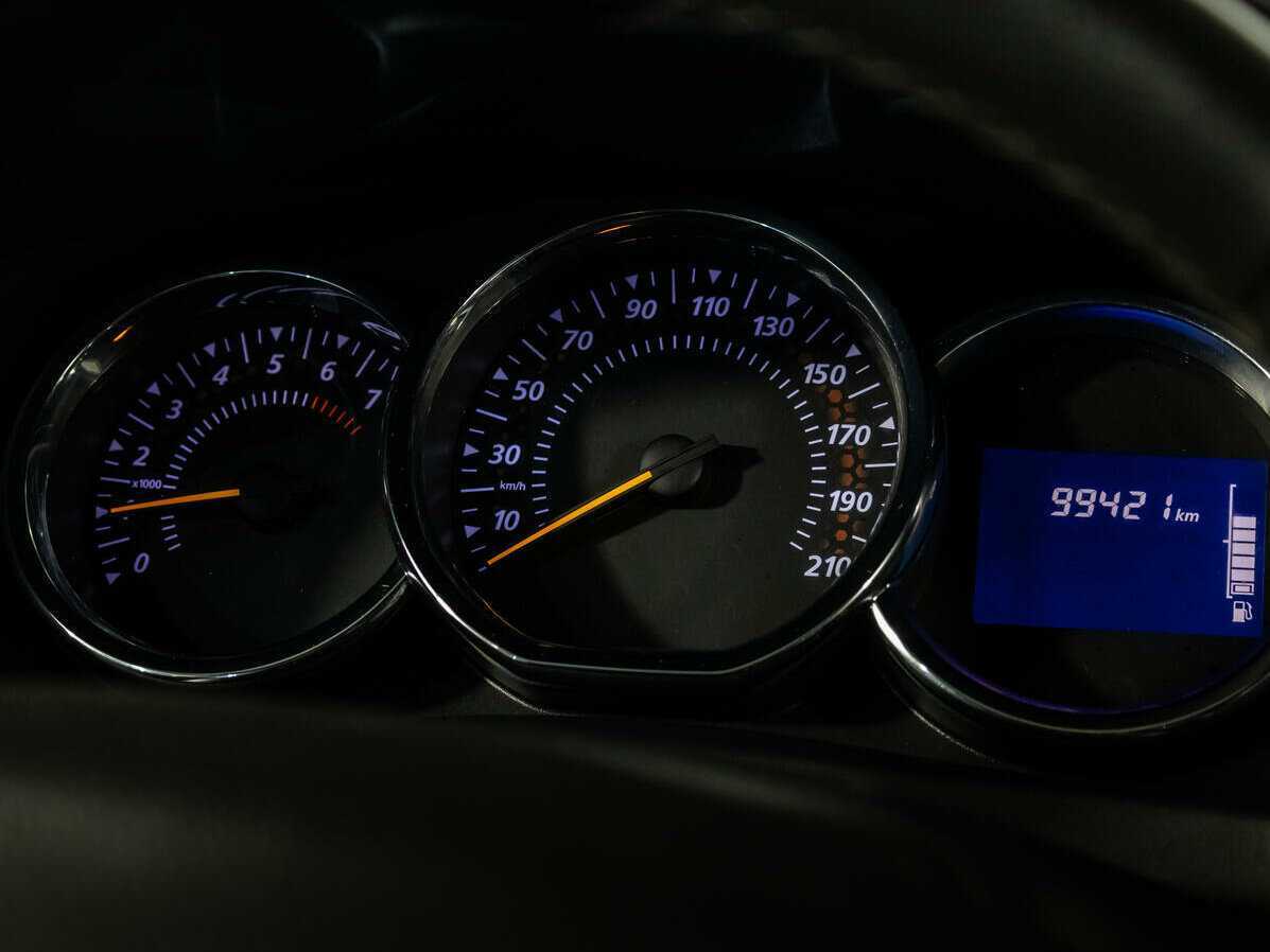 Б/У Рено Сандеро 2017 года. Фото: #10